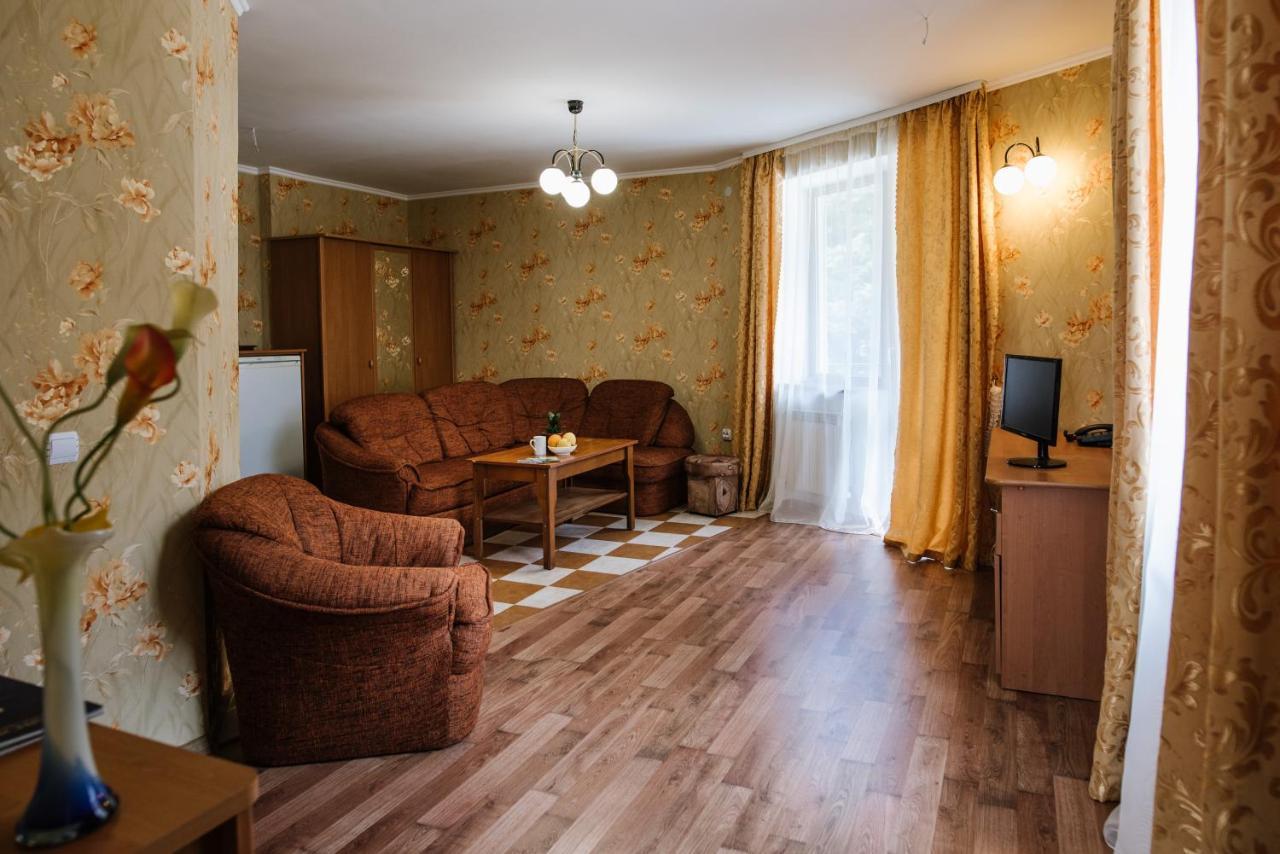Zelenyy Bir Отель Сходница